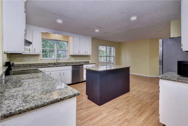132 Wellington DR, Williamsburg, VA 23185