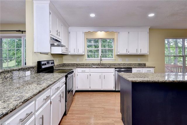 132 Wellington DR, Williamsburg, VA 23185