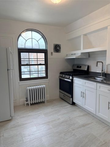 68 Fir Street, Valley Stream, NY 11580