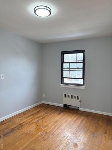 68 Fir Street, Valley Stream, NY 11580