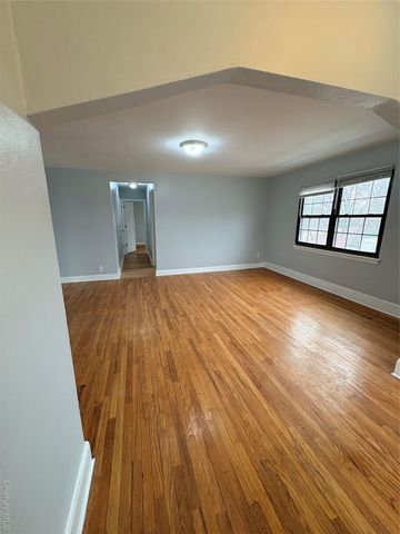 68 Fir Street, Valley Stream, NY 11580