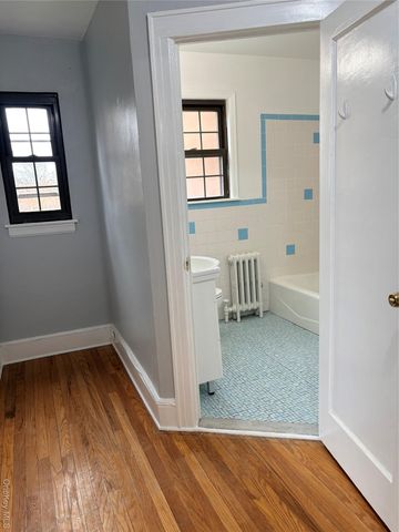 68 Fir Street, Valley Stream, NY 11580