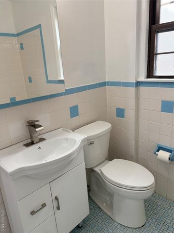 68 Fir Street, Valley Stream, NY 11580