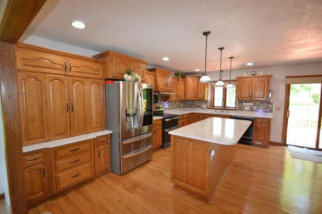 N65W14542 Redwood DRIVE, Menomonee Falls, WI 53051