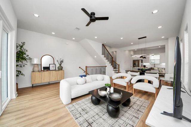 2428 Ella Boulevard, Houston, TX 77008