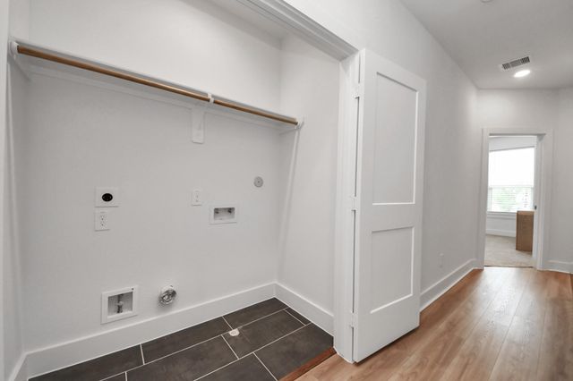 2428 Ella Boulevard, Houston, TX 77008