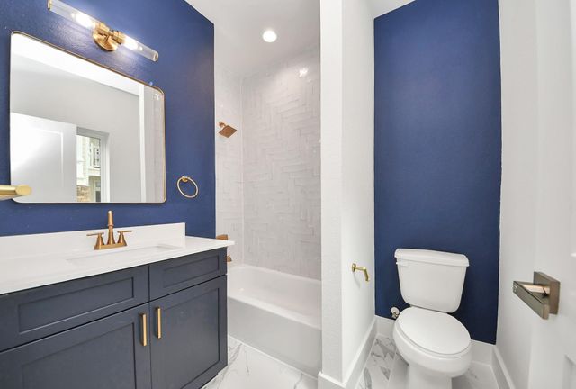 2428 Ella Boulevard, Houston, TX 77008