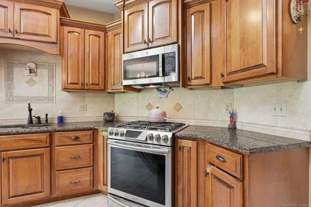 6241 Parliament Drive, Washington Twp, MI 48095