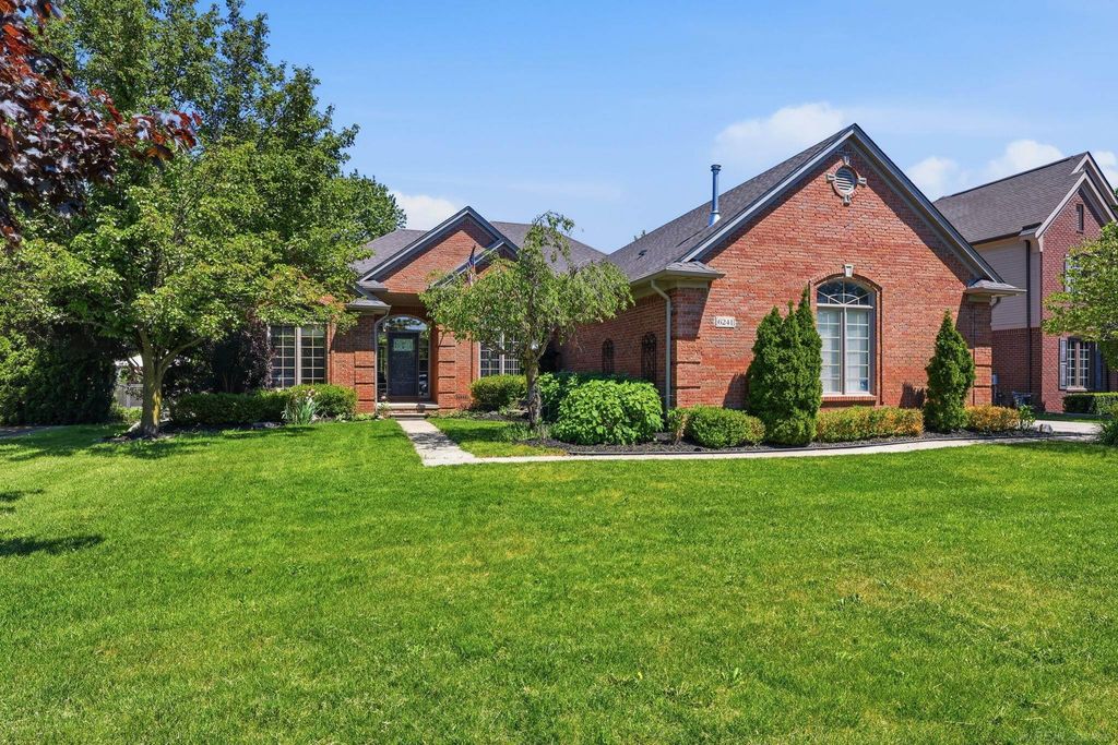 6241 Parliament Drive, Washington Twp, MI 48095