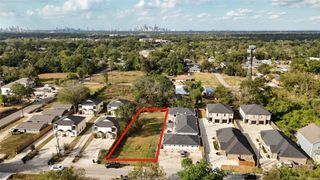 5013 Mallow Street, Houston, TX 77033