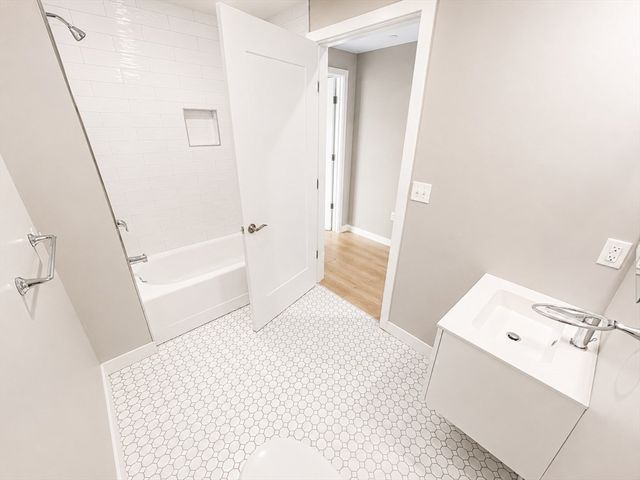 35 S. Huntington Ave 603, Boston, MA 02130