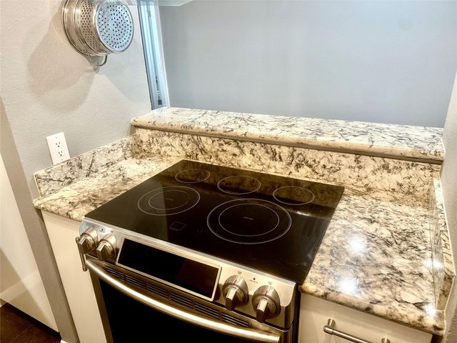 8245 Kingsbrook Road 239, Houston, TX 77024