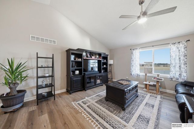 10330 S 77th Street, Lincoln, NE 68516