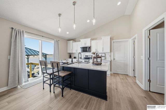 10330 S 77th Street, Lincoln, NE 68516