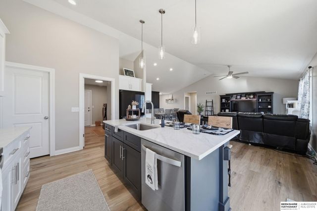 10330 S 77th Street, Lincoln, NE 68516