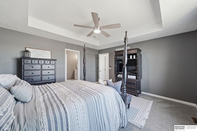 10330 S 77th Street, Lincoln, NE 68516