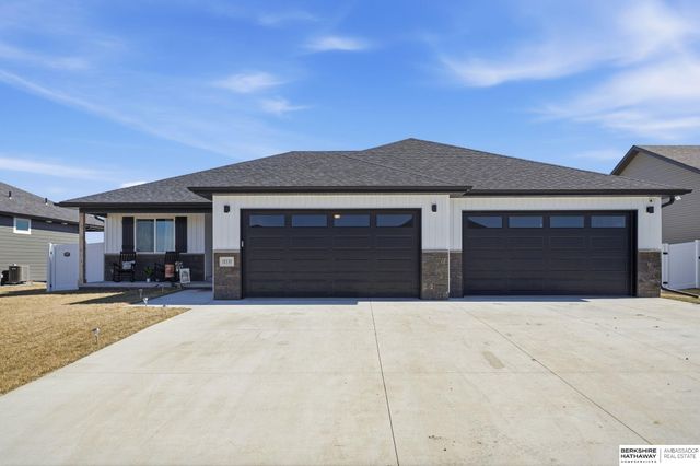 10330 S 77th Street, Lincoln, NE 68516