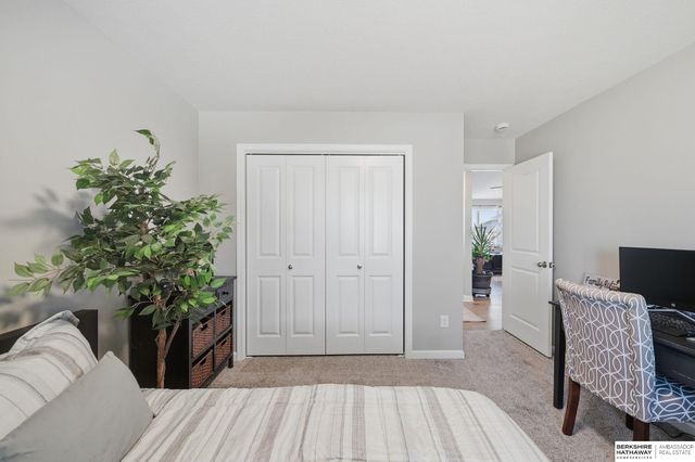 10330 S 77th Street, Lincoln, NE 68516