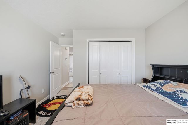 10330 S 77th Street, Lincoln, NE 68516