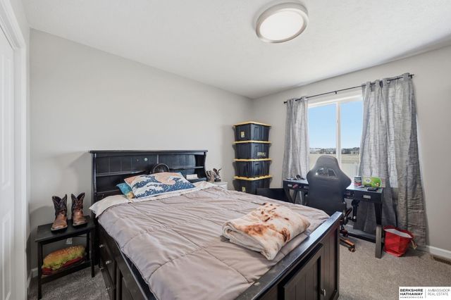 10330 S 77th Street, Lincoln, NE 68516