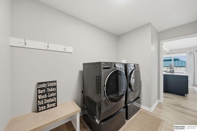 10330 S 77th Street, Lincoln, NE 68516