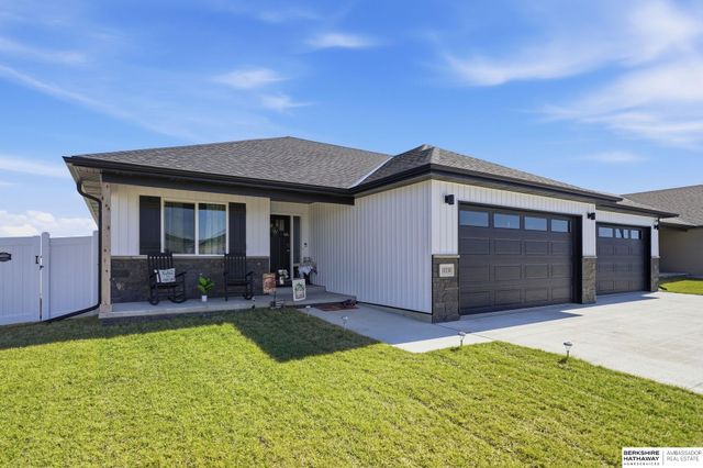 10330 S 77th Street, Lincoln, NE 68516