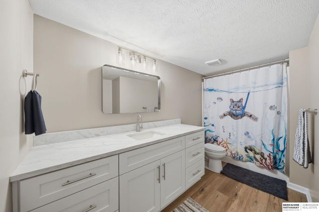 10330 S 77th Street, Lincoln, NE 68516