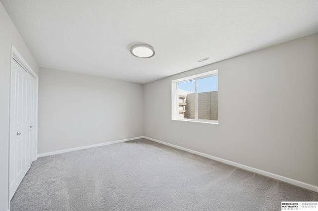 10330 S 77th Street, Lincoln, NE 68516