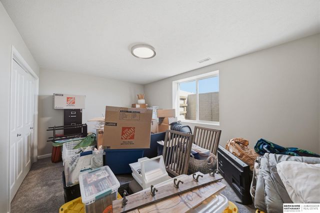 10330 S 77th Street, Lincoln, NE 68516