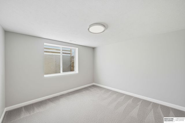 10330 S 77th Street, Lincoln, NE 68516