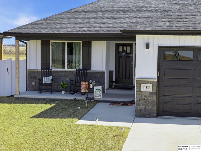 10330 S 77th Street, Lincoln, NE 68516