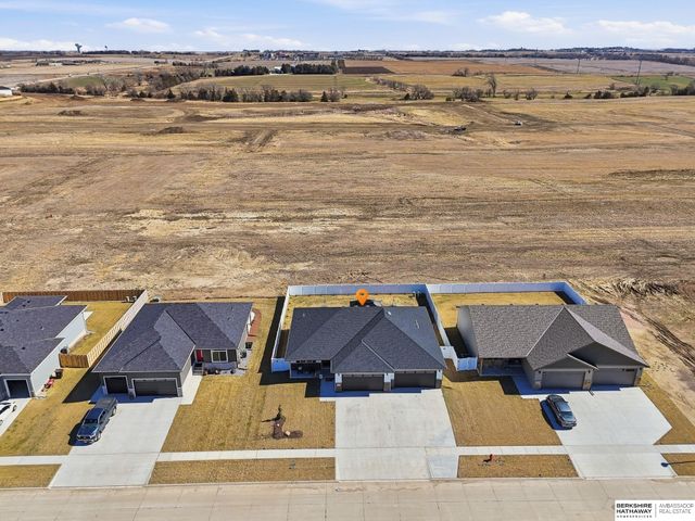 10330 S 77th Street, Lincoln, NE 68516