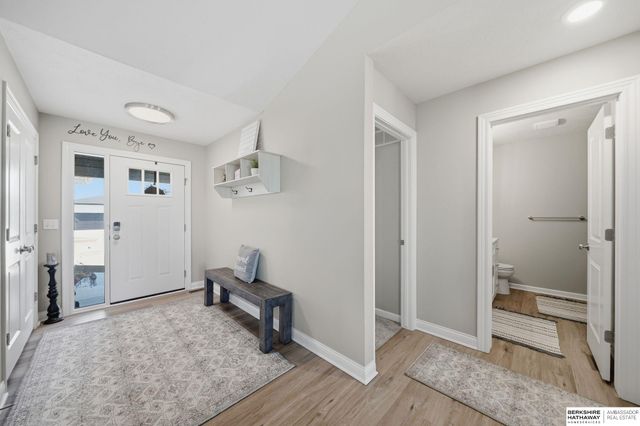 10330 S 77th Street, Lincoln, NE 68516