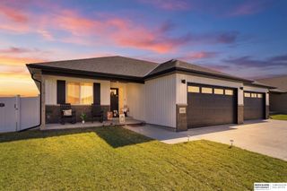 10330 S 77th Street, Lincoln, NE 68516