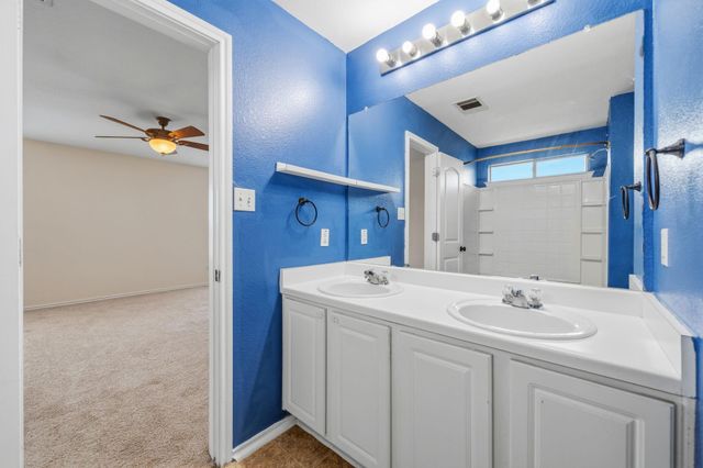 141 Meadow Park DR, Georgetown, TX 78626