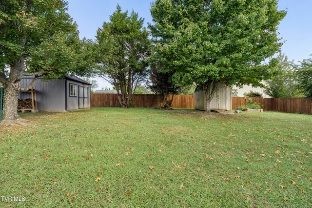 1111 Sycamore Creek Drive, Jonesborough, TN 37659