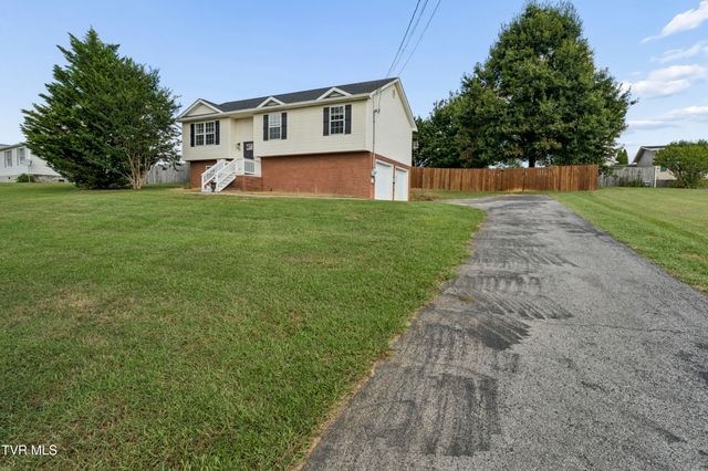 1111 Sycamore Creek Drive, Jonesborough, TN 37659