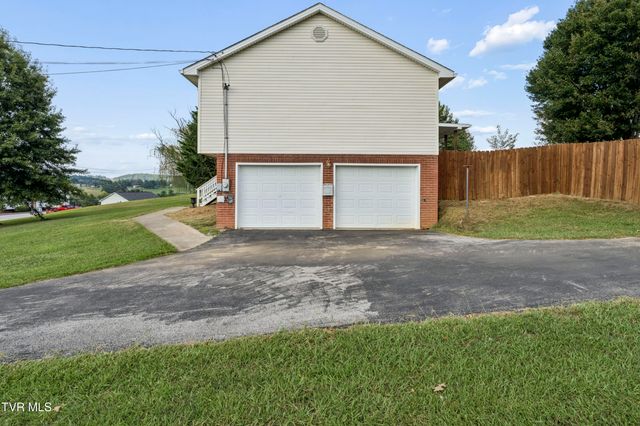 1111 Sycamore Creek Drive, Jonesborough, TN 37659