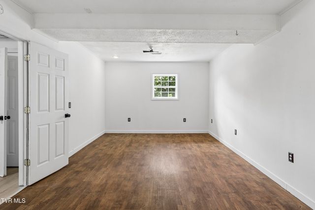 1111 Sycamore Creek Drive, Jonesborough, TN 37659