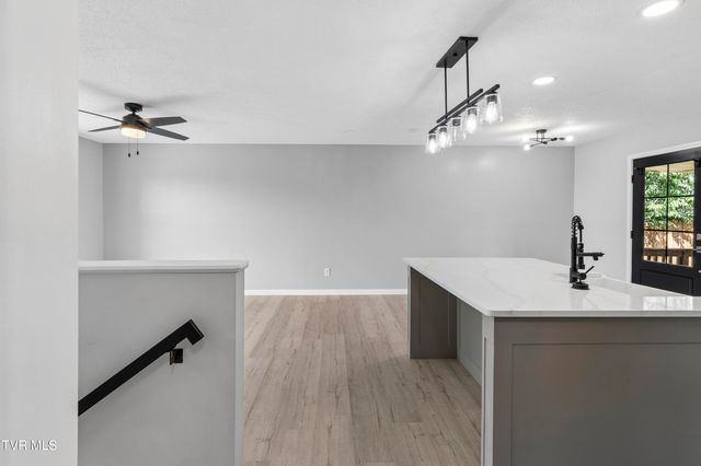 1111 Sycamore Creek Drive, Jonesborough, TN 37659