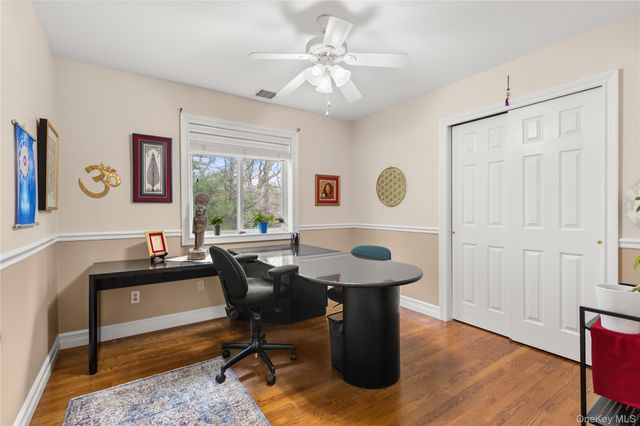 17 Stone Gate Court, Smithtown, NY 11787