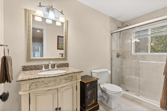 17 Stone Gate Court, Smithtown, NY 11787
