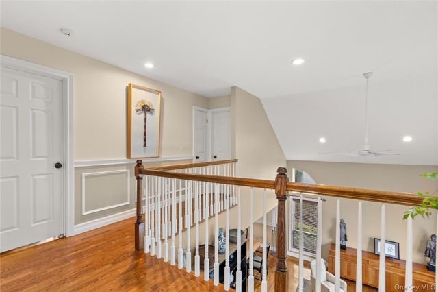 17 Stone Gate Court, Smithtown, NY 11787