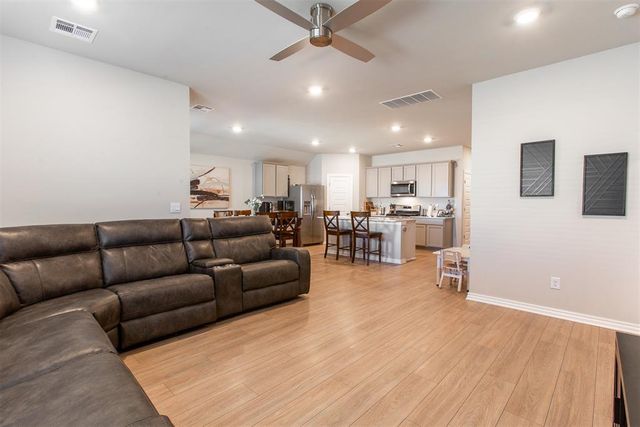 634 Park Place Drive, Newcastle, OK 73065