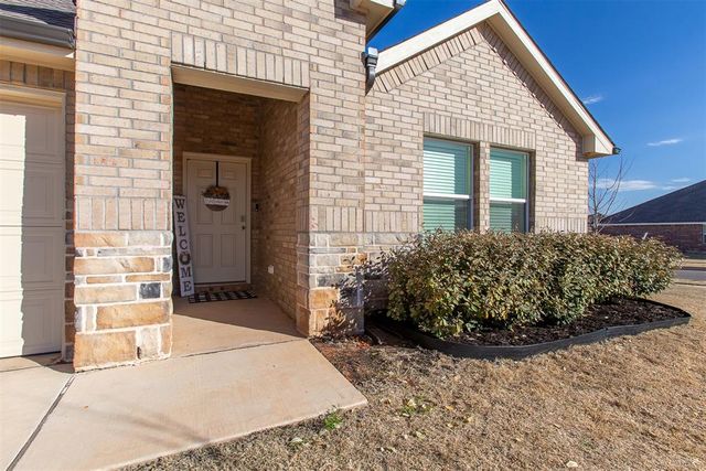 634 Park Place Drive, Newcastle, OK 73065
