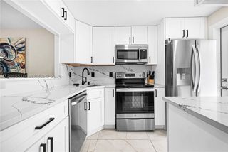 400 SE 10th St 105, Deerfield Beach, FL 33441