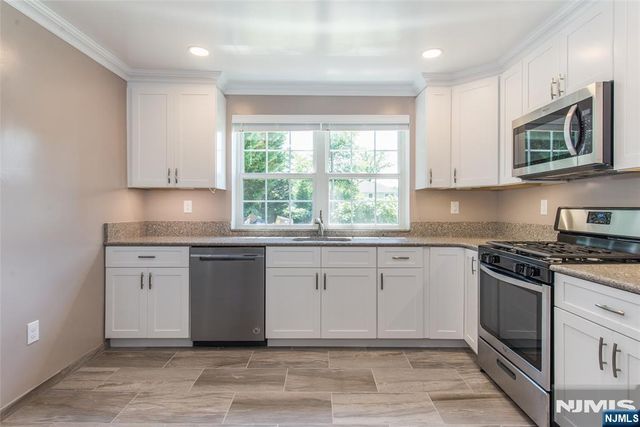 14 Bliss Avenue S, Tenafly, NJ 07670