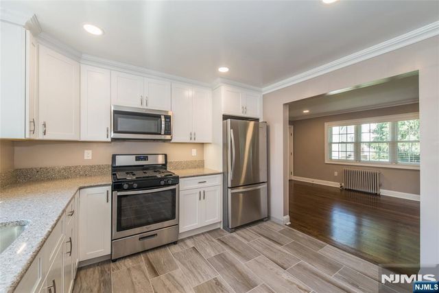 14 Bliss Avenue S, Tenafly, NJ 07670