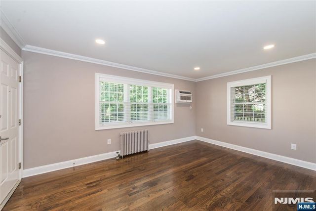 14 Bliss Avenue S, Tenafly, NJ 07670