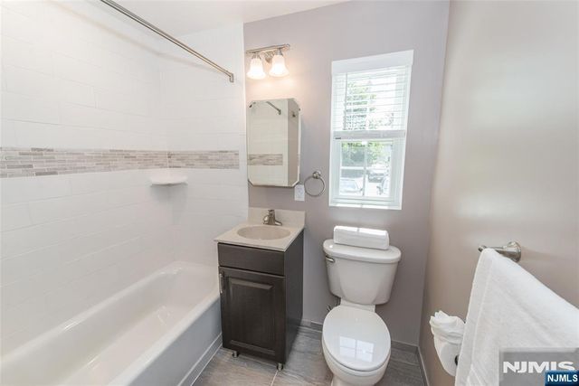 14 Bliss Avenue S, Tenafly, NJ 07670